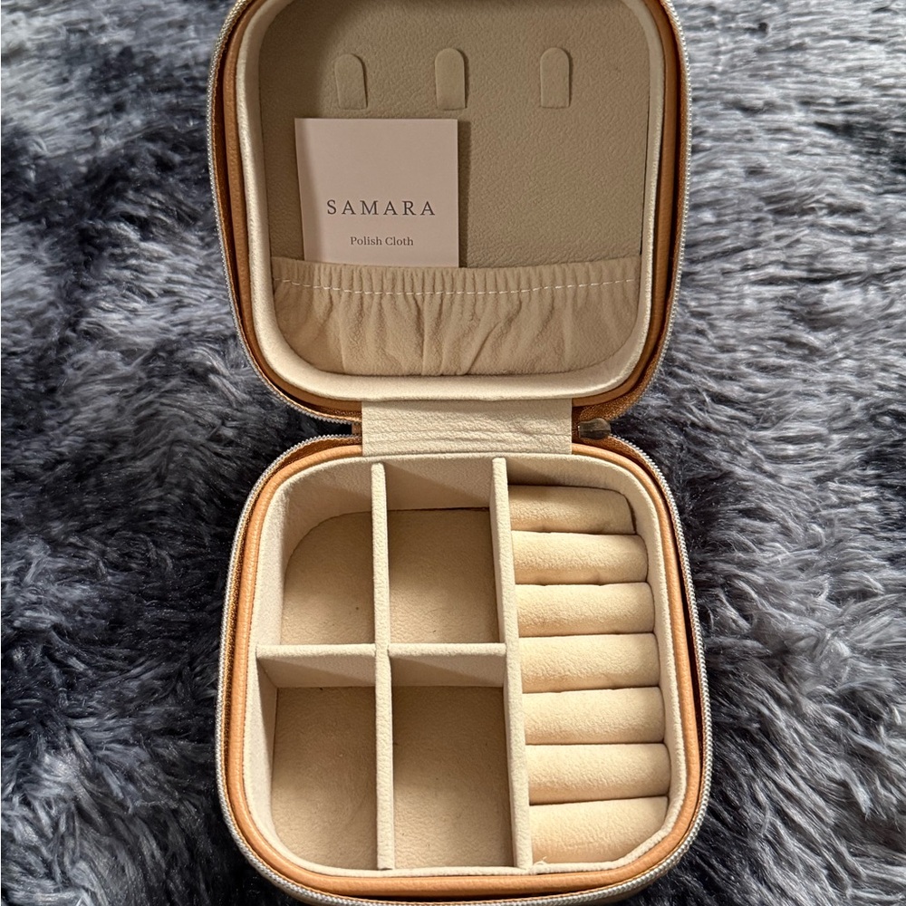 Samara Tan Leather The Jewelry Box